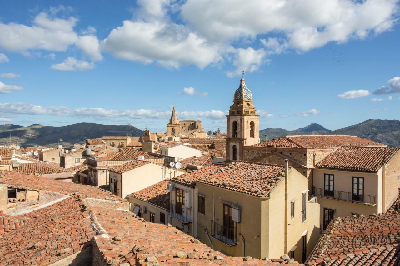 Case Spazioscena - Tersicore Castelbuono  Eksteriør bilde